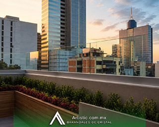 Barandal divisor de cristal templado para terraza o roof garden