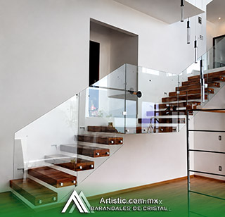 Barandal de cristal templado para escaleras interiores en CDMX