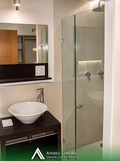 Cancel de baño abatible compacto de vidrio templado