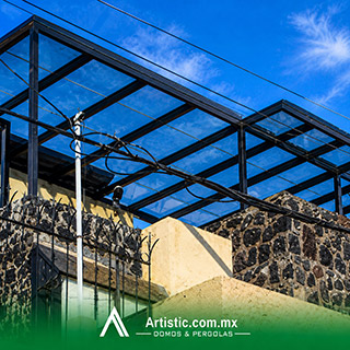Techo de cristal templado para terraza residencial en CDMX con estructura reforzada