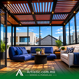 Pérgola de cristal templado en terraza residencial en CDMX fabricada a medida